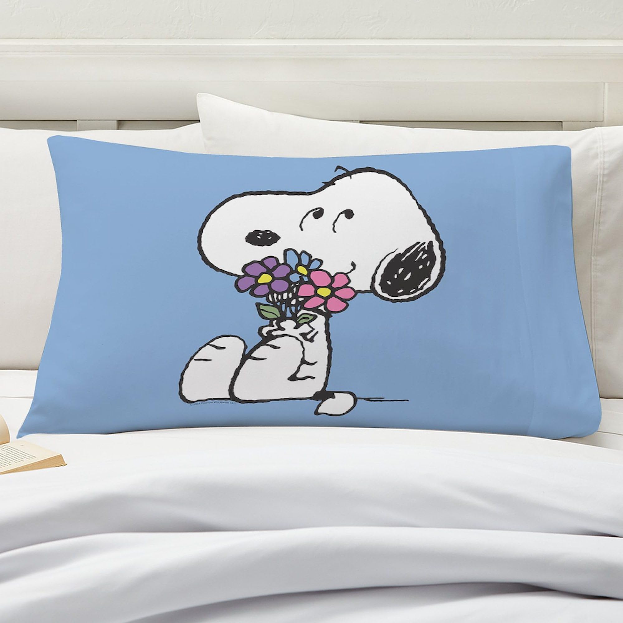 クッションカバー SNOOPY PILLOW CASE Amazon.com: CafePress Snoopy with A Flower Bouquet Standard Size